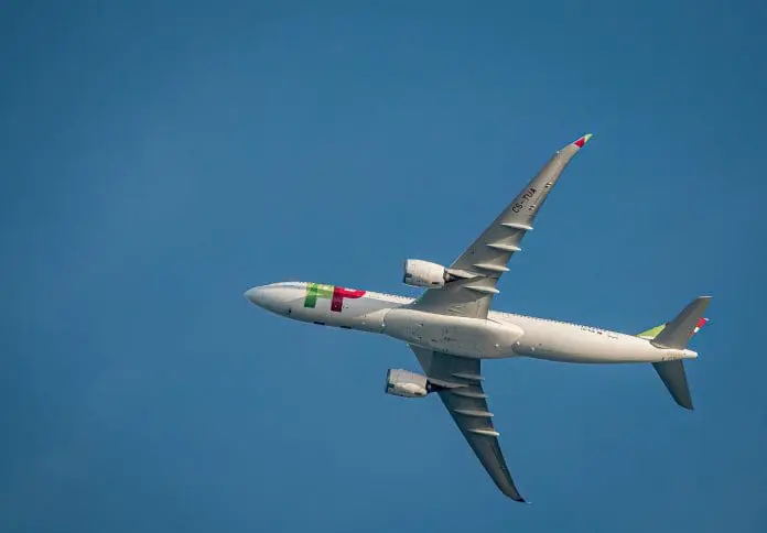 TAP amplia frequências entre Brasil e Europa no verão europeu. Crédito: David McElwee