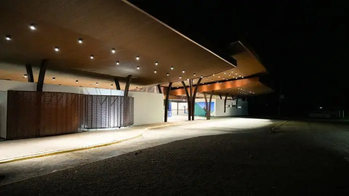 Novo terminal do aeroporto de Fernando de Noronha amplia capacidade operacional e aposta em soluções sustentáveis Crédito: Divulgação/Antonio Hampel Amante