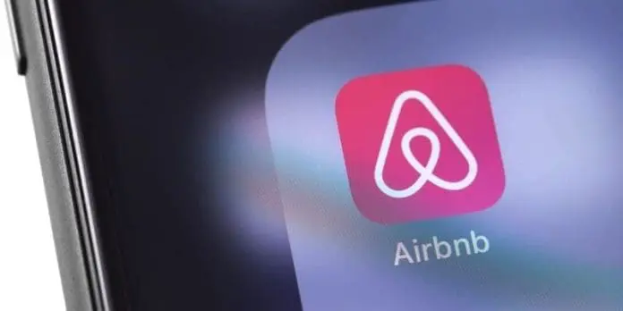 Airbnb amplia serviços com aluguel de carros, hotéis independentes e entregas, além de novas funções com IA.