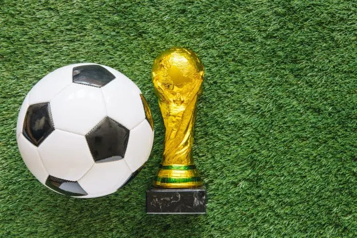 football-background-grass-with-ball-trophy convocação copa mundo