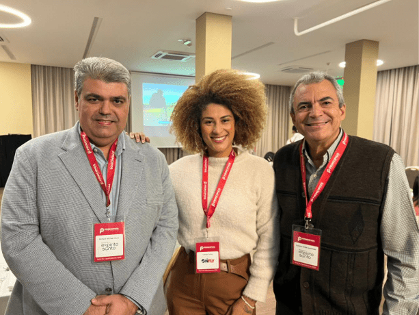 Richard Alves (Lab Turismo Consultoria), Larrisa Cunha (Onfly) e Gustavo Guimarães (hotelaria especializada do Espírito Santo). Crédito: Divulgação/ Lab Turismo