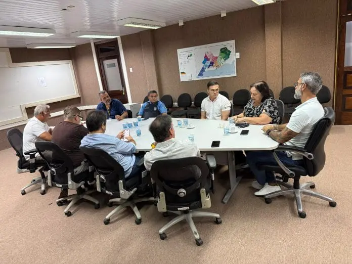 Representantes do setor turístico discutem ações para combater a comercialização irregular de passeios na orla de Natal. Crédito: Divulgação/Abav-RN