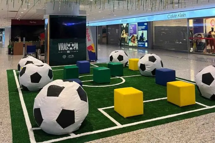 Lounge Viracopa transmite partidas da Copa do Mundo 2026 para passageiros em embarque doméstico. Crédito: Divulgação/Viracopos Lounge Viracopa transmite partidas da Copa do Mundo 2026 para passageiros em embarque doméstico. Crédito: Divulgação/Viracopos