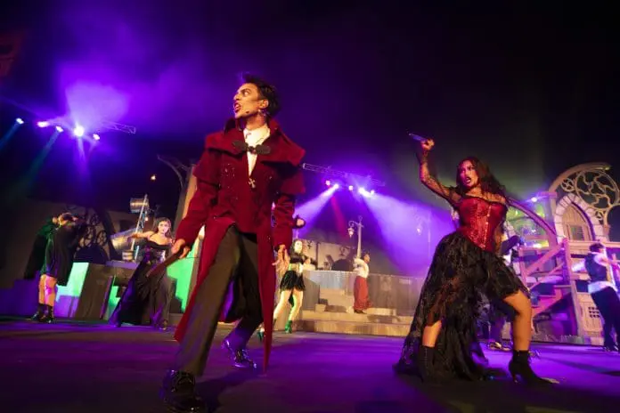 Howl-O-Scream retorna ao SeaWorld San Diego com seis casas assombradas, novidades e ingressos à venda no Brasil. Howl-O-Scream retorna ao SeaWorld San Diego com seis casas assombradas, novidades e ingressos à venda no Brasil.