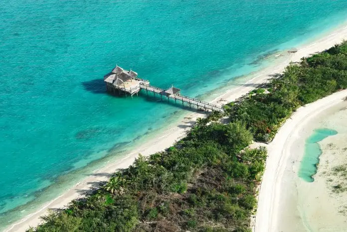 Out Islands, nas Bahamas, unem praias preservadas, hotéis boutique e experiências exclusivas em meio à natureza. Out Islands, nas Bahamas, unem praias preservadas, hotéis boutique e experiências exclusivas em meio à natureza.