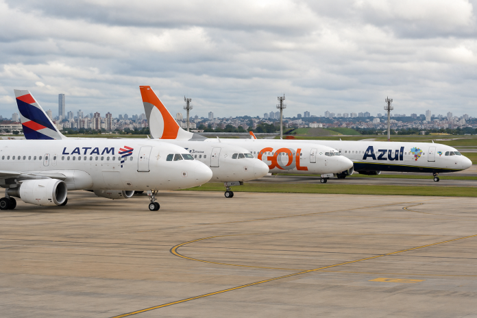 Anac aponta lucro de R$ 4,3 bilhões das aéreas em 2025, com recorde de passageiros e queda na tarifa média doméstica. Anac aponta lucro de R$ 4,3 bilhões das aéreas em 2025, com recorde de passageiros e queda na tarifa média doméstica.