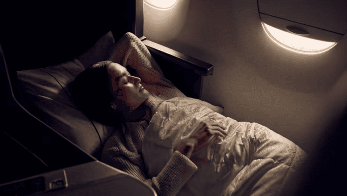 Delta passa a oferecer tarifas básicas em cabines premium com menos benefícios em solo, mantendo a experiência de bordo. Crédito: Divulgação/Delta Air Lines Delta passa a oferecer tarifas básicas em cabines premium com menos benefícios em solo, mantendo a experiência de bordo. Crédito: Divulgação/Delta Air Lines