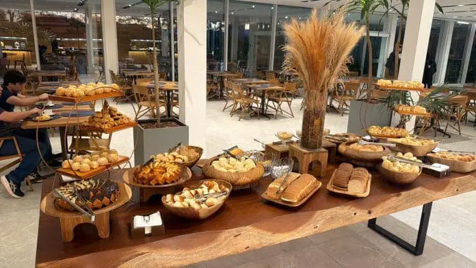 Lagune Barra Hotel passa a contar com a El Dourado by Sapore na operação de A&B, ampliando foco em gastronomia e eventos. Lagune Barra Hotel passa a contar com a El Dourado by Sapore na operação de A&B, ampliando foco em gastronomia e eventos.