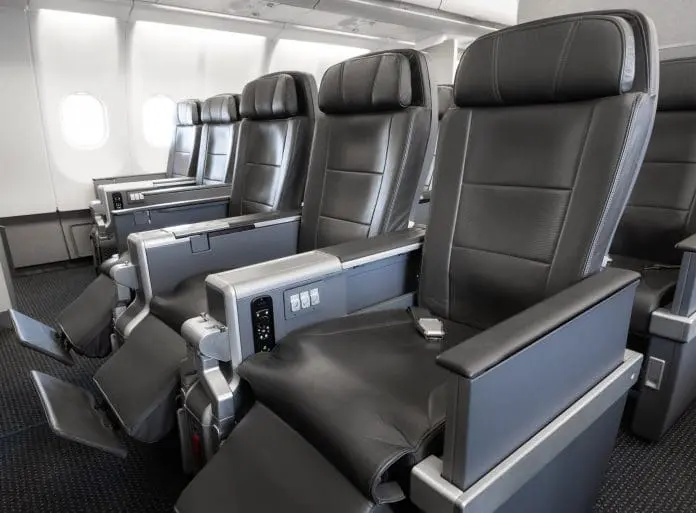 Azul lança cabine Comfort em voos internacionais de longa distância com mais espaço, embarque prioritário e serviço premium. Crédito: Divulgação Azul lança cabine Comfort em voos internacionais de longa distância com mais espaço, embarque prioritário e serviço premium. Crédito: Divulgação