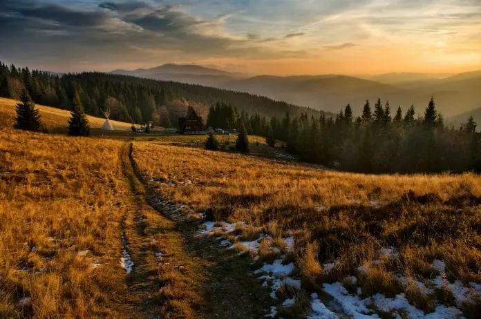 Wolf Trail conecta Polônia e Itália em trilha de 3.500 km por seis países, passando pelos Alpes e Dolomitas na Europa.