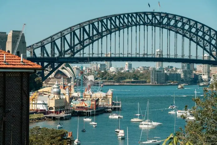 Austrália iniciará substituição gradual do formulário de chegada em papel por declaração digital para viajantes internacionais. Crédito: Donovan Kelly/pexels