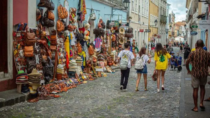 Turismo brasileiro ultrapassou a marca de 2,4 milhões de empregos formais em maio de 2026. Crédito: Leonardo Dourado/pexels Turismo brasileiro ultrapassou a marca de 2,4 milhões de empregos formais em maio de 2026. Crédito: Leonardo Dourado/pexels