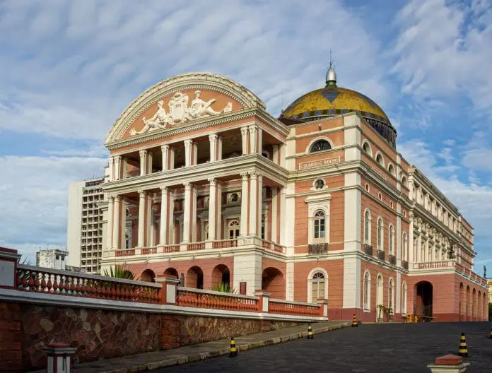 Teatro Amazonas e Theatro da Paz passaram a integrar a lista de Patrimônios Mundiais Culturais da Unesco. Crédito: Lucia Barreiros Silva/pexels