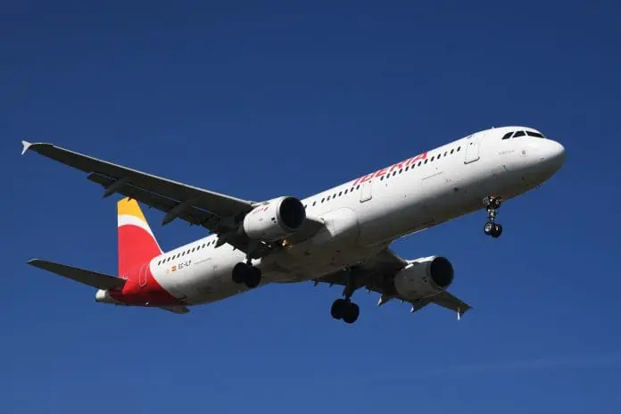 Iberia volta a operar a rota entre Madri e Doha com três voos semanais. Crédito: Planespotter Geneva/pexels