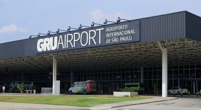 Anac reajusta tarifas de Guarulhos e Viracopos com novos tetos para embarque, conexão, pousos e operações de carga