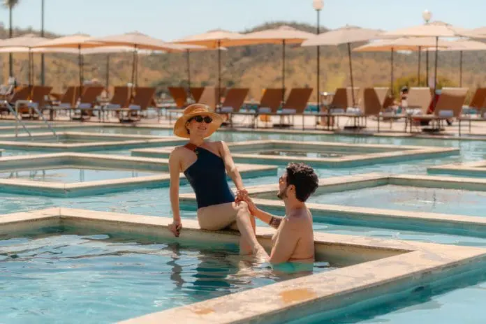 Jacuzzis que passaram a operar com temperaturas ainda mais confortáveis. Crédito: Grupo Tauá/ Divulgação