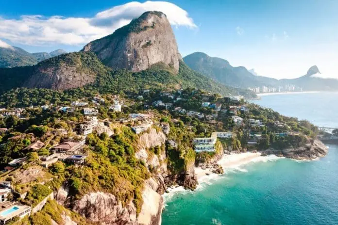 Relatório da OCDE coloca o Brasil entre os países que mais ampliaram o fluxo de turistas internacionais no período pós-pandemia. Crédito: Divulgação/Embratur e Sebrae Relatório da OCDE coloca o Brasil entre os países que mais ampliaram o fluxo de turistas internacionais no período pós-pandemia. Crédito: Divulgação/Embratur e Sebrae