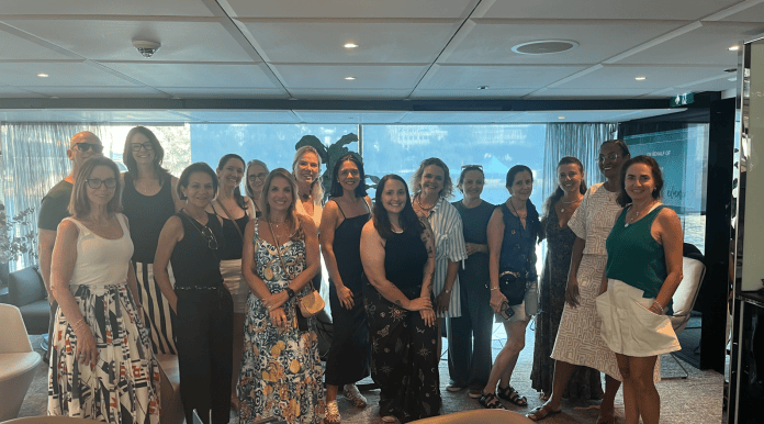 Agentes de viagens e especialistas da Velle participam de imersão a bordo do Emerald Dawn, da Emerald Cruises. Crédito: Divulgação/Velle Agentes de viagens e especialistas da Velle participam de imersão a bordo do Emerald Dawn, da Emerald Cruises. Crédito: Divulgação/Velle