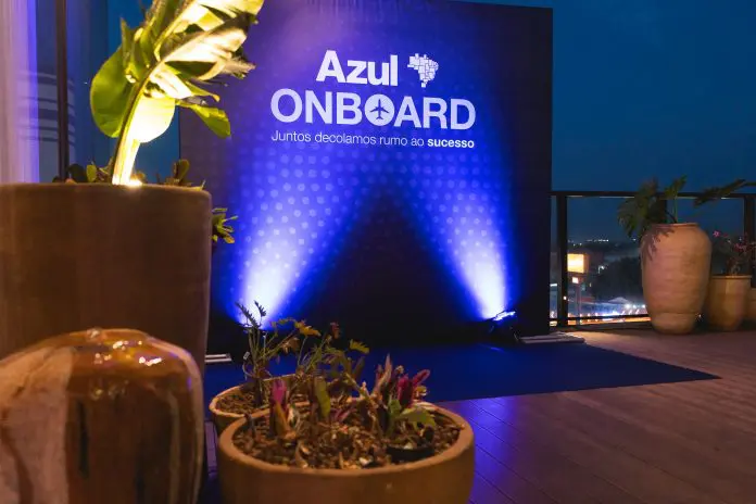 Azul Onboard seguirá por seis cidades após Cuiabá, aproximando equipes comerciais da companhia de parceiros em diferentes mercados brasileiros. Crédito: Divulgação/Azul Azul Onboard seguirá por seis cidades após Cuiabá, aproximando equipes comerciais da companhia de parceiros em diferentes mercados brasileiros. Crédito: Divulgação/Azul