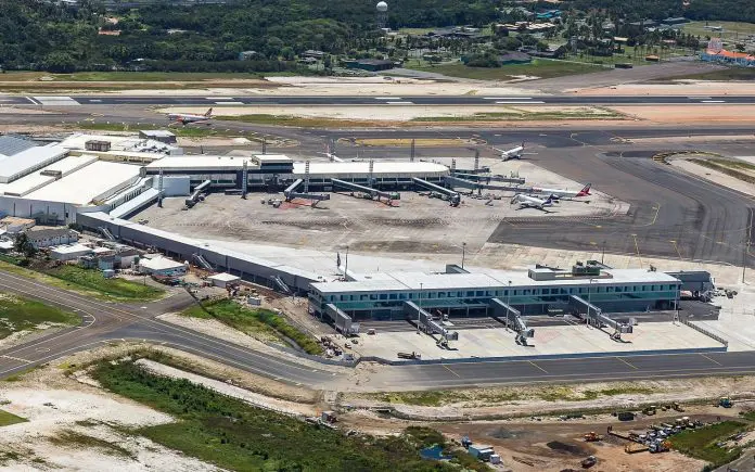 Anac reajusta tetos tarifários dos aeroportos de Florianópolis e Salvador; novos valores poderão valer após 30 dias.