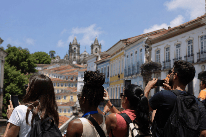 Turismo registra recorde histórico de empregos formais em junho e soma quase 100 mil novas vagas em 12 meses. Turismo registra recorde histórico de empregos formais em junho e soma quase 100 mil novas vagas em 12 meses.
