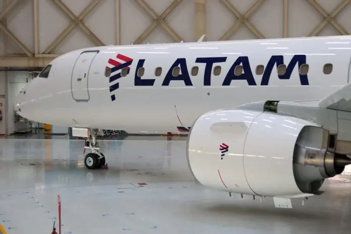 Latam encerrou o segundo trimestre com lucro de US$ 125 milhões e manteve investimentos em expansão, frota e experiência do cliente. Crédito: Divulgação/Latam