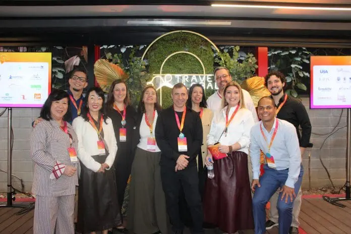 Toda a equipe da Travel Global presente no evento. Toda a equipe da Travel Global presente no evento.