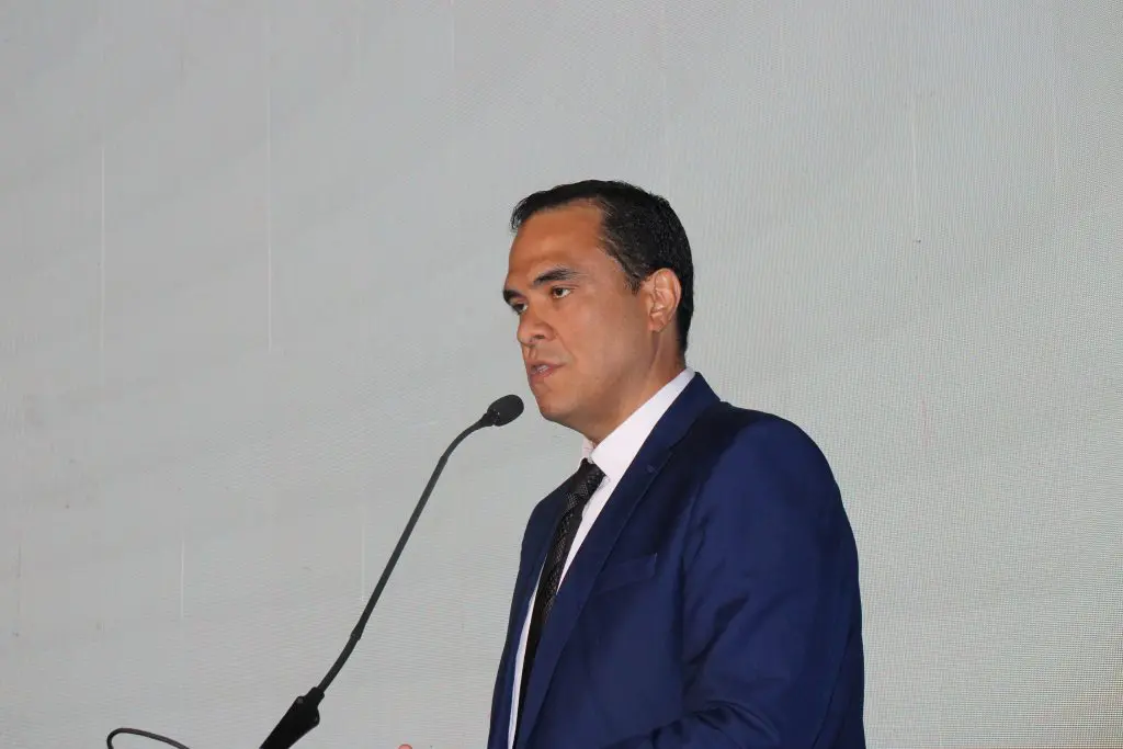 Gustavo Feliciano, ministro do Turismo, discursa durante a abertura.