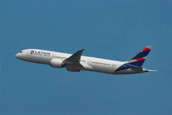 Goiânia ganhará dez frequências semanais adicionais para Maceió e Fortaleza durante a alta temporada, com cinco voos para cada destino. Crédito: Divulgação/Latam Goiânia ganhará dez frequências semanais adicionais para Maceió e Fortaleza durante a alta temporada, com cinco voos para cada destino. Crédito: Divulgação/Latam