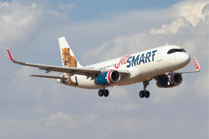 Nova operação será a primeira rota internacional da JetSMART na Bahia e elevará para 15 o número de ligações da companhia no Brasil. Crédito: Divulgação/JetSmart