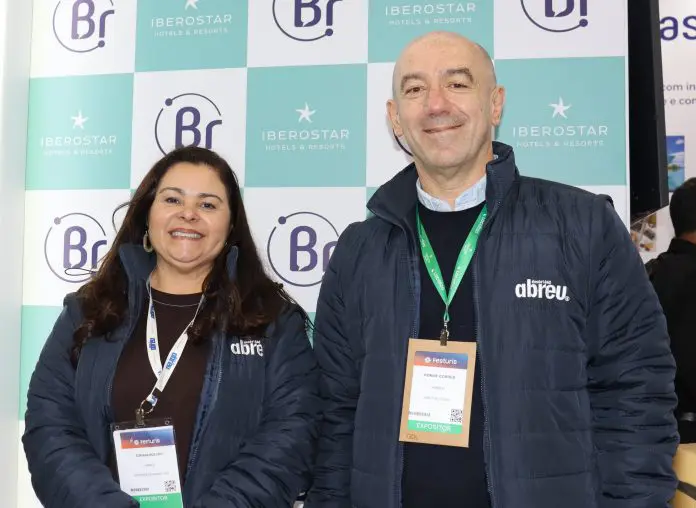 Adriana Cavalcanti Boeckh, diretora de Comunicação e Marketing, e Ronnie Corrêa, diretor-geral da Abreu no Brasil. Crédito: Rafael Destro/Brasilturis Adriana Cavalcanti Boeckh, diretora de Comunicação e Marketing, e Ronnie Corrêa, diretor-geral da Abreu no Brasil. Crédito: Rafael Destro/Brasilturis