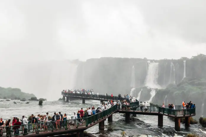Volume do Rio Iguaçu chegou a 10,1 milhões de litros por segundo durante a cheia que provocou fechamento preventivo de estruturas neste mês. Crédito: Manoel Paulo/pexels