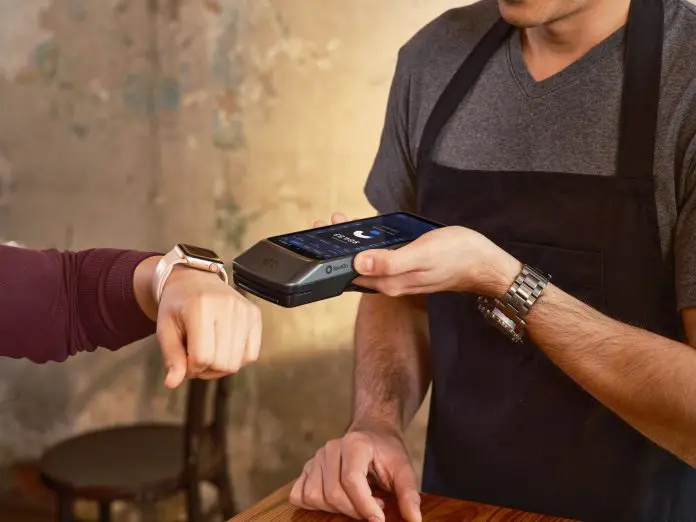 Inteligência artificial aparece entre os fatores que estão modificando a descoberta de destinos, segundo estudo do Mastercard Economics Institute. Crédito: Spoton OPS/Pexels