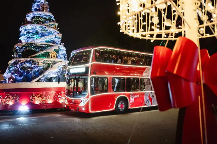 Bustour Illumination Show estreia em Gramado e Canela nesta sexta-feira (23), com apresentações natalinas até 9 de janeiro de 2027.