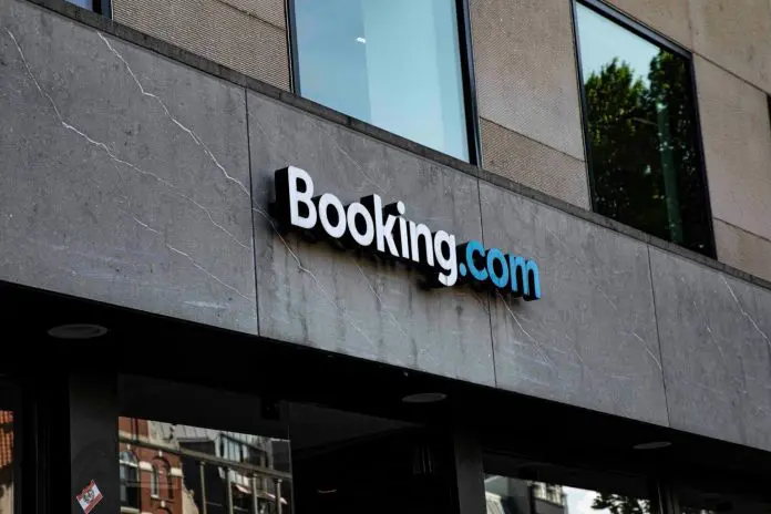 União Europeia investiga Booking.com por possíveis falhas contra fraudes online e na identificação de anúncios pagos.