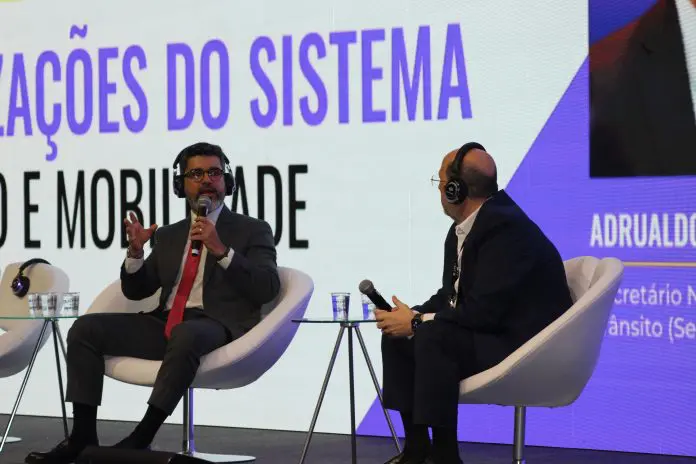 Adrualdo Catão, secretário nacional de Trânsito, e Paulo Miguel Junior, vice-presidente da Abla. Crédito: Maurício Herschander/ Brasilturis