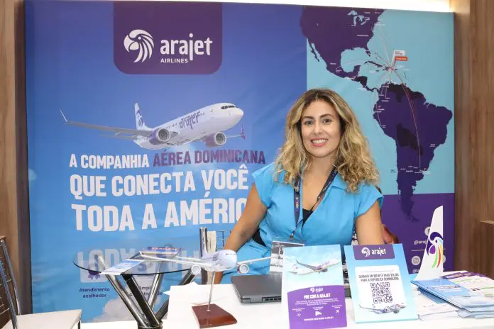 Deborah Daloia apresenta planos da Arajet para ampliar conexões domésticas e avaliar novas rotas brasileiras em 2027. Crédito: Kamilla Alves/Brasilturis