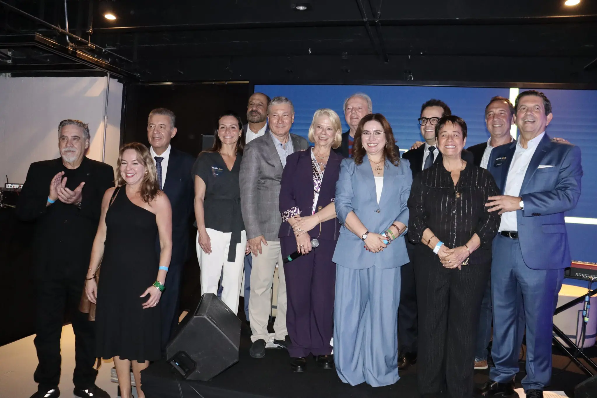 Representantes da Abav e do trade anunciam que o Rio de Janeiro receberá a ABAV Expo por seis anos consecutivos, de 2027 a 2032. Crédito: Felipe Lima/Brasilturis