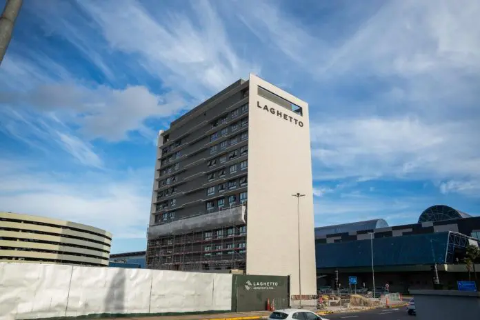 Laghetto abre hotel no Aeroporto de Porto Alegre com investimento de R$ 65 milhões e oferece estadias de seis horas.