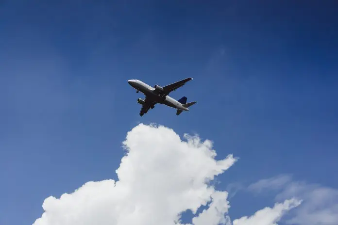 Kayak identifica passagens até 59% mais baratas em outubro na comparação com novembro. Confira as rotas nacionais e internacionais.