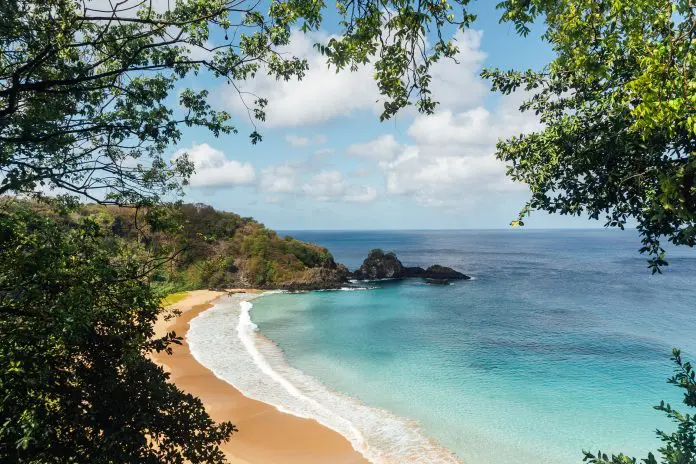 Fernando de Noronha reajusta ingressos do Parque Nacional em 2,34%; entrada para brasileiros passa a custar R$ 196,50.