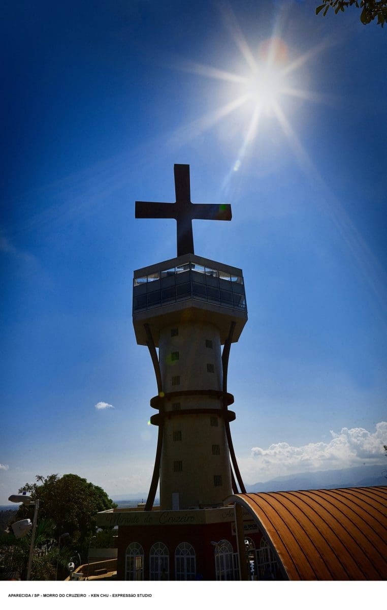 Morro do Cruzeiro, em Aparecida. Foto Ken Chu