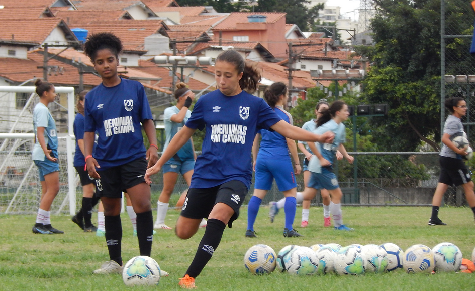 Meninas em Campo