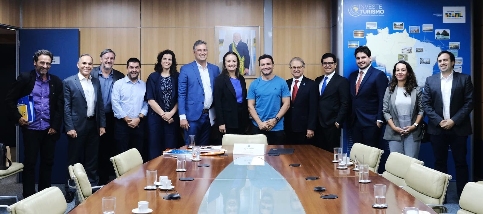 Fohb, Resorts Brasil e Sindepat em reunião com Celso Sabino, ministro do Turismo.