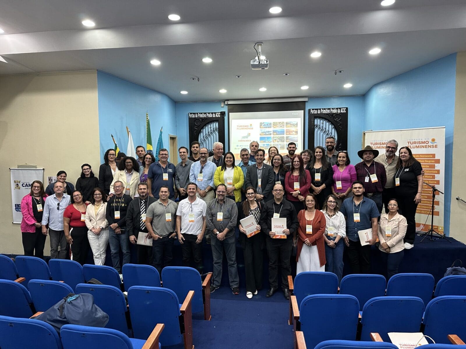 Registro dos participantes da 9ª Jornada do Turismo Fluminense. Foto: Ascom/Setu-RJ