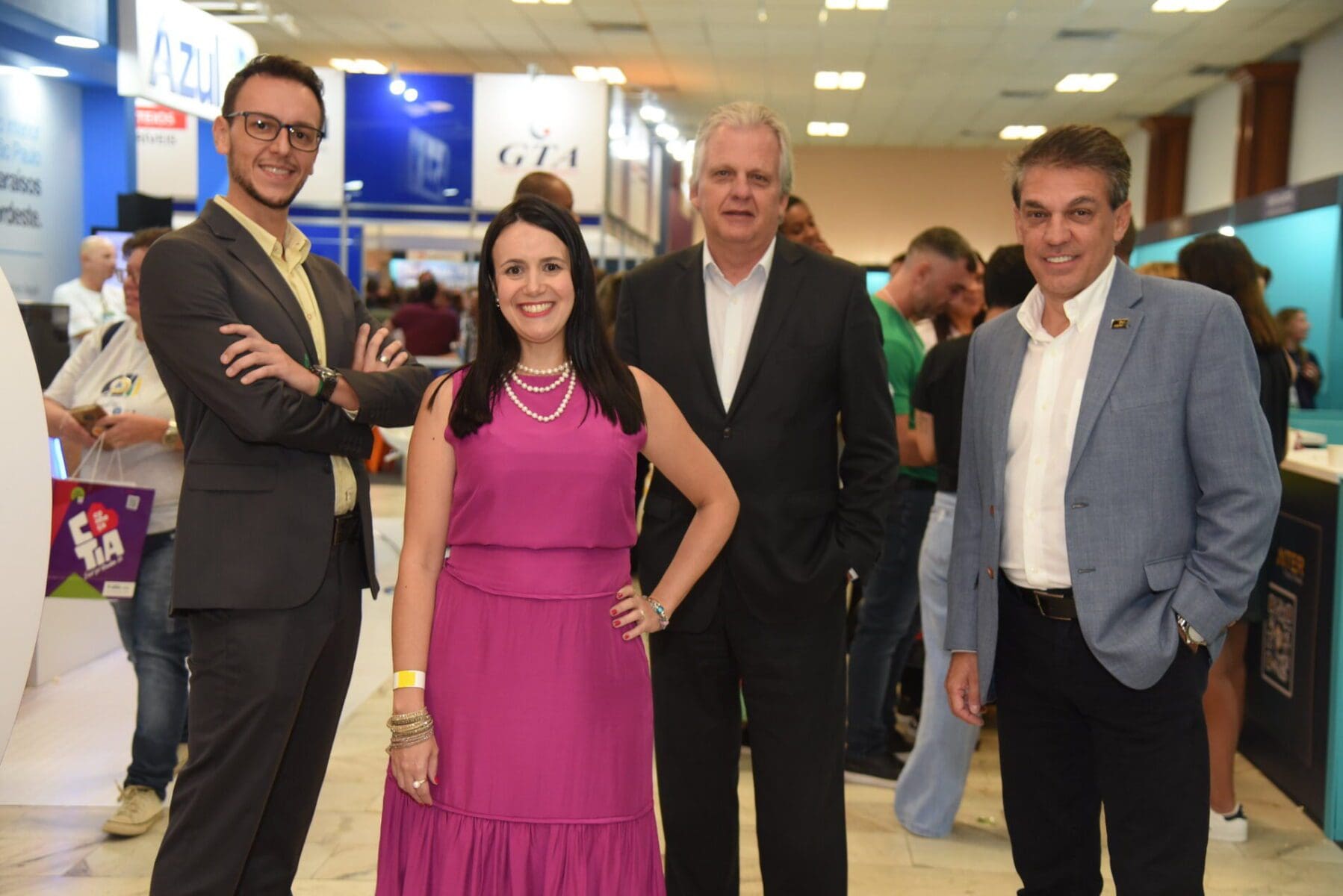 Bruno Waltrick, vice-presidente Financeiro; Juliana Assumpção, diretora de Negócios; Edmar Bull, vice-presidente de Relações Institucionais; e Fernando Santos, presidente da Associação. Foto: Divulgação