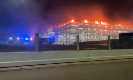 Após incêndio, Aeroporto de Luton, em Londres, suspende todos os voos