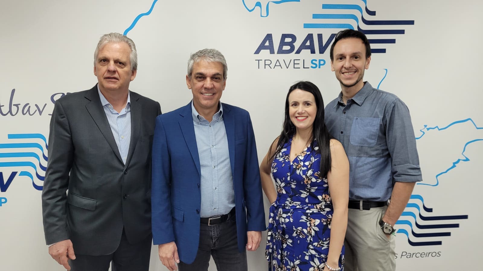 Edmar Bull, vice-presidente de Relações Institucionais; Fernando Santos, presidente; Juliana Assumpção, diretora de Negócios; e Bruno Waltrick, vice-presidente Financeiro. Foto: Divulgação