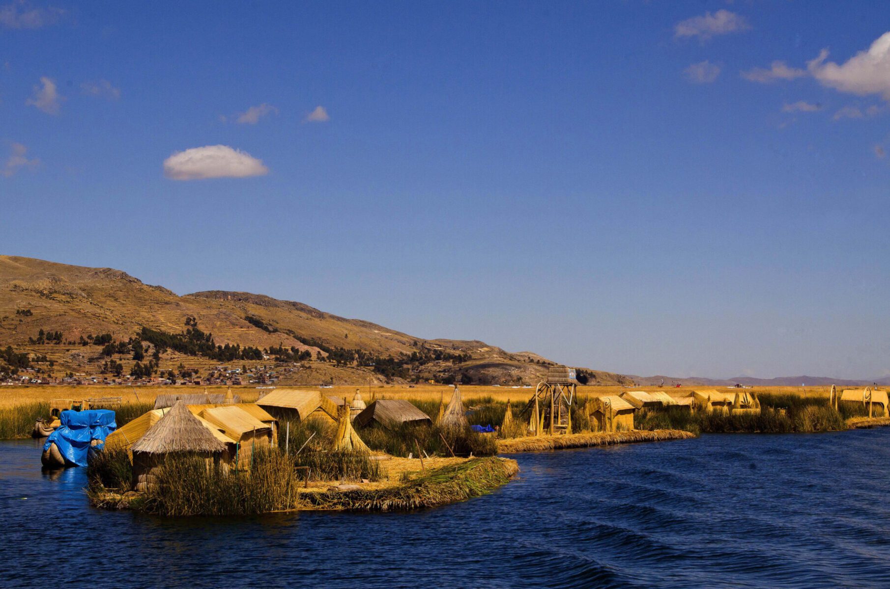 Islas de los Uros, no Peru. Foto: Juan Puelles