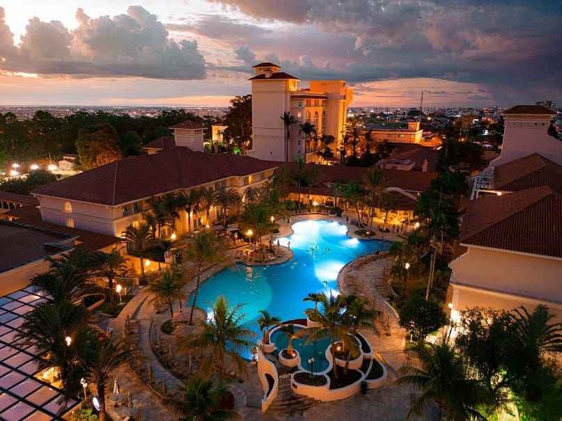 Royal Palm Plaza Resort Carnaval